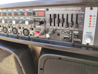 Pareja de altavoces autoamplificados 550W