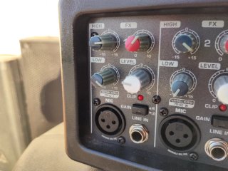 Pareja de altavoces autoamplificados 550W