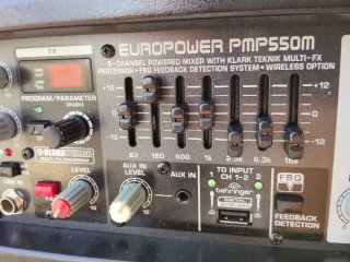 Pareja de altavoces autoamplificados 550W