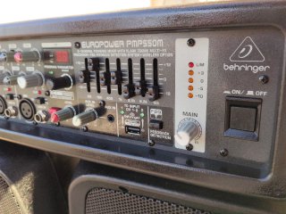 Pareja de altavoces autoamplificados 550W
