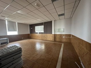 Nave industrial en venta en Hoya del Molino en Lucena