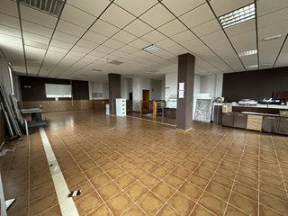 Nave industrial en venta en Hoya del Molino en Lucena