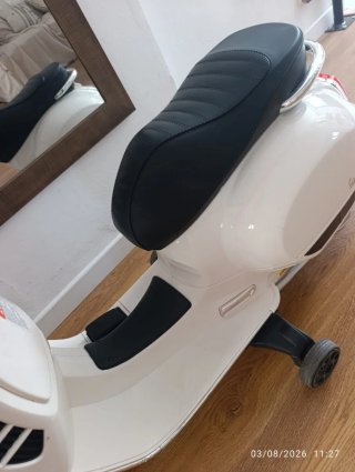 Vespa Eléctrica Infantil