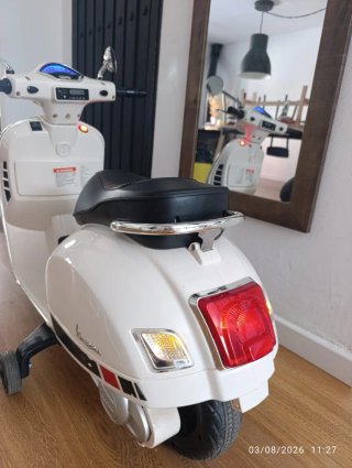 Vespa Eléctrica Infantil