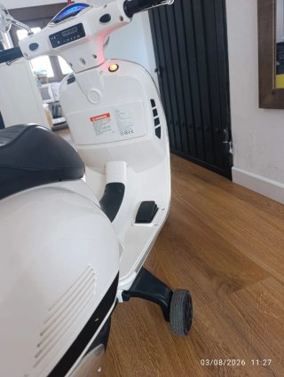 Vespa Eléctrica Infantil