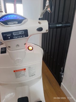 Vespa Eléctrica Infantil