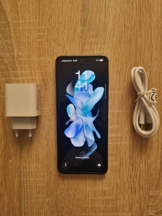 Móvil Samsung Galaxy Z Flip 4