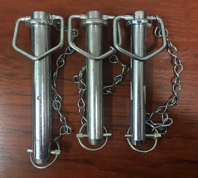 3 Bulones para remolque y tractor