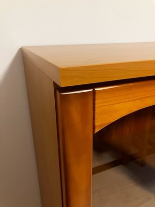 Vitrina de madera y cristal