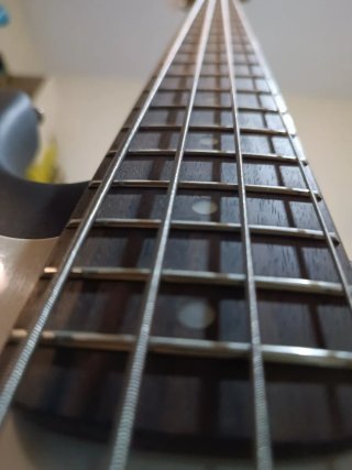 Bajo Behringer