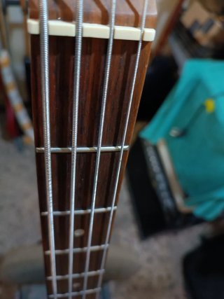 Bajo Behringer