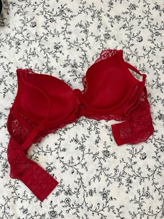 Sujetador rojo de encaje