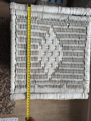 Cesta mimbre blanca con tapa