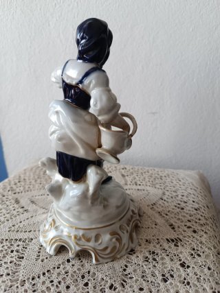 Porcelana Manises Hispania Antigua Figura Mujer