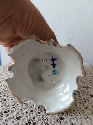 Porcelana Manises Hispania Antigua Figura Mujer
