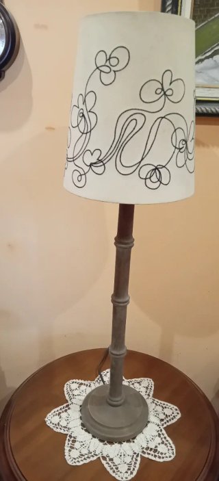 Lámpara de mesa tela y madera