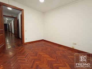 Oficina en alquiler en Centro - Ayuntamiento en Santander