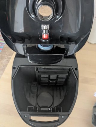 Aspiradora Taurus DVC700 con bolsa