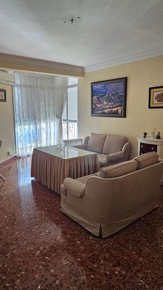 Piso en alquiler en Cruz Roja en Sevilla
