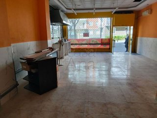 Local comercial en venta en San Pedro de Deusto-La Ribera en Bilbao