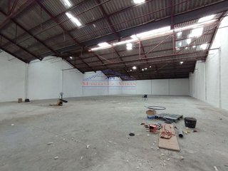 Nave industrial en venta en Renfe - Bulevar 1º y 2º Fase en Jaén