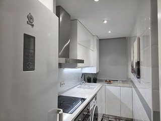 Piso en venta en Playa Bajadilla-Puertos en Marbella