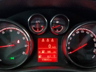Opel Meriva 1.4 XER Selective 74 kW (100 CV)