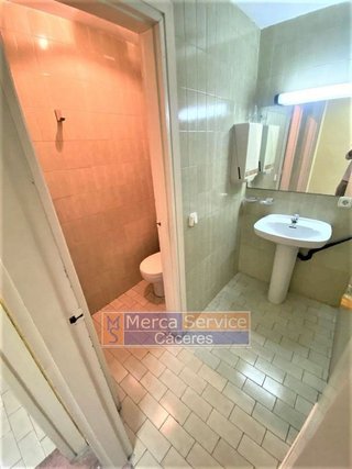 Local comercial en alquiler en Centro en Cáceres