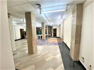 Local comercial en alquiler en Centro en Cáceres