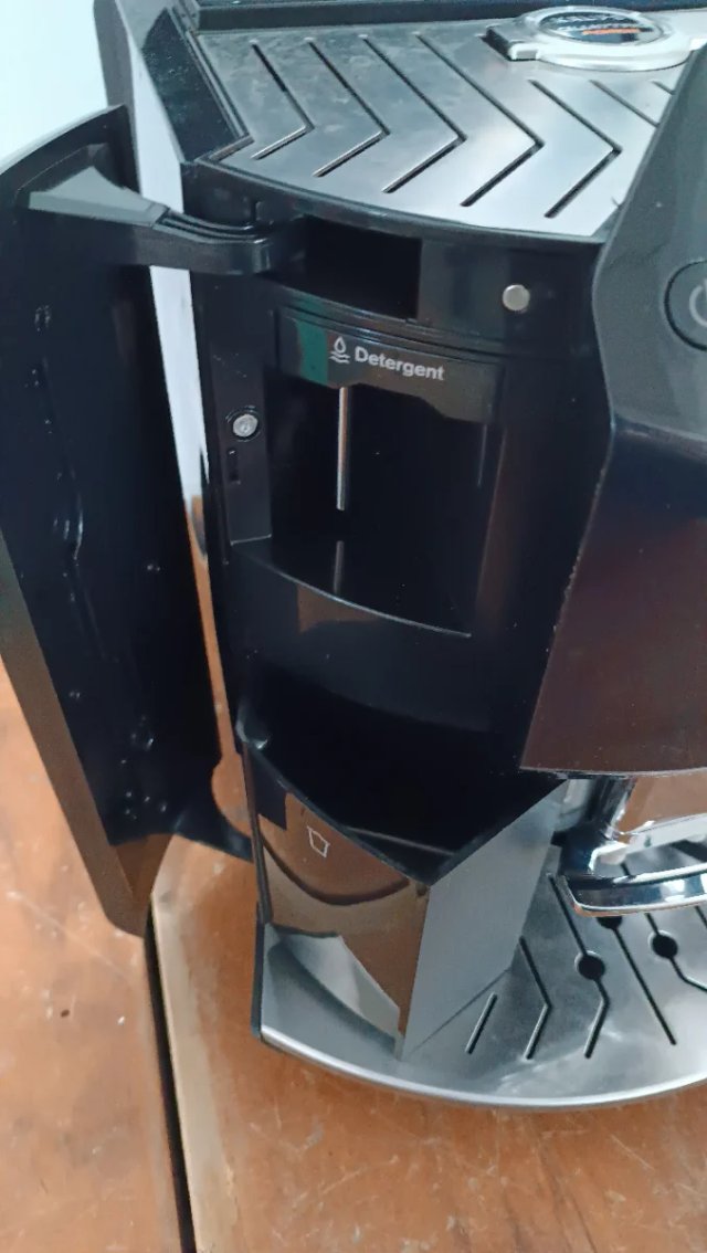 Cafetera Krups Batista New Age EA9078 - W36S1386