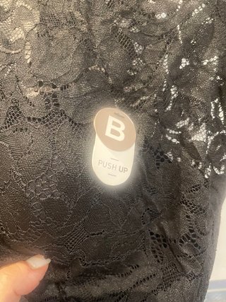Top de encaje negro