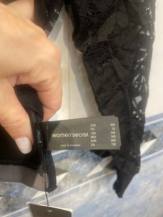 Top de encaje negro