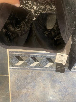 Top de encaje negro