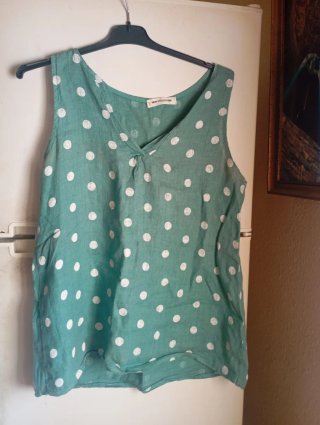 Blusa verde lunares sin mangas