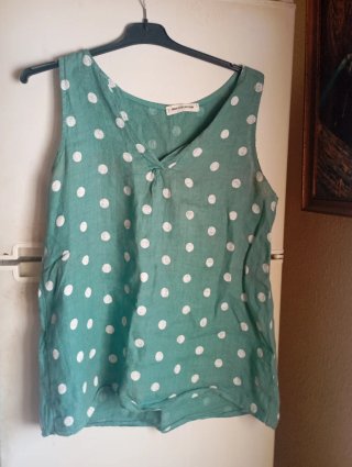 Blusa verde lunares sin mangas