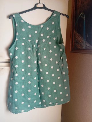 Blusa verde lunares sin mangas