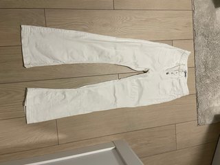 Zara Vaqueros Acampanados Blancos