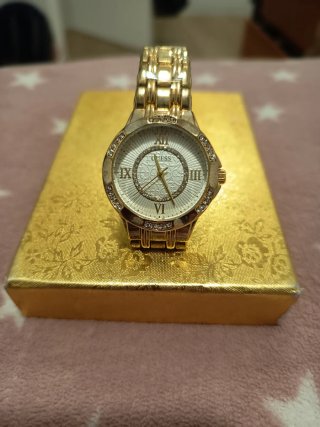 Reloj Guess Dorado y Blanco