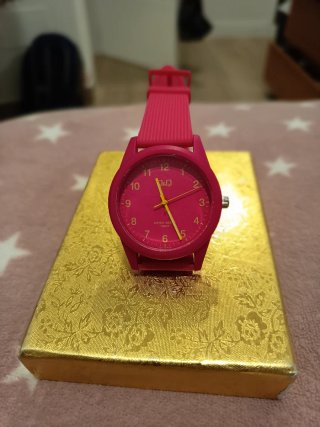 Reloj Guess Dorado y Blanco