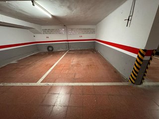 Garaje en venta en Artigas - Llefià en Badalona