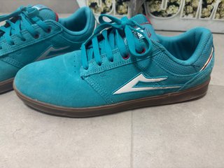 Tabla Skate Sk8 Mafia + Zapatillas Lakai
