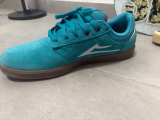 Tabla Skate Sk8 Mafia + Zapatillas Lakai