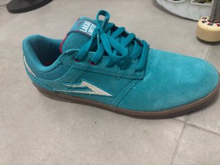 Tabla Skate Sk8 Mafia + Zapatillas Lakai