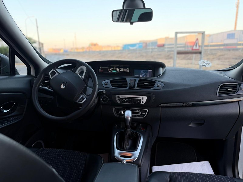 Renault Scénic 1.5 dCi Dynamique 2012, foto 13