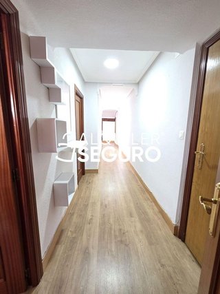 Piso en alquiler en Plaza España - Villa Pilar - Reyes Católicos - Vadillos en Burgos
