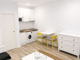 Local comercial en alquiler en Peñacastillo - Nueva Montaña en Santander