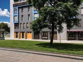 Local comercial en alquiler en Peñacastillo - Nueva Montaña en Santander
