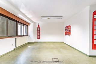 Local comercial en alquiler en Carballo