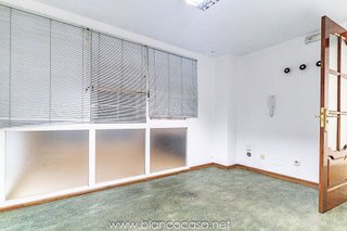 Local comercial en alquiler en Carballo