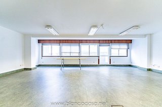 Local comercial en alquiler en Carballo